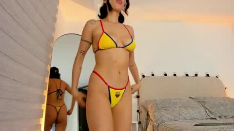 Snapshot of mayli_xx chatting on April 2026 08:36:02 PM ALIS online show from April 2026 08:36:02 PM