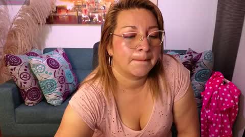 Mailyn online show from January 2025 10:44:01 PM