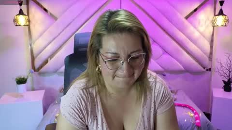 Mailyn online show from January 2025 01:50:01 AM