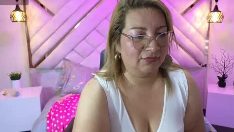 Mailyn online show from January 2025 10:45:01 PM