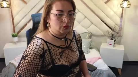 Mailyn online show from February 2025 10:47:02 PM