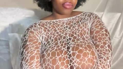 mayluvsu online show from February 2026 05:15:01 AM