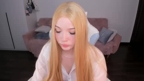  Mila  online show from October 2025 05:38:02 AM