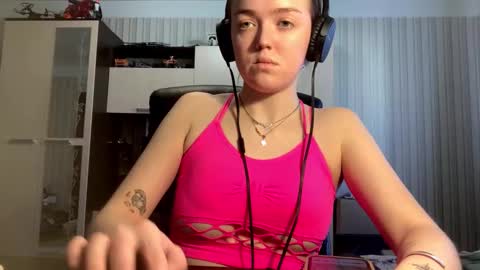 Hello Lisa here   Help me to make 50 thumbs up 333 online show from October 2025 09:31:01 AM