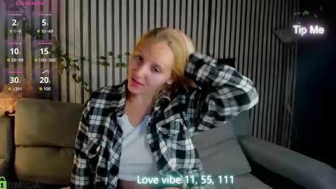 Snapshot of me1issa_bell chatting on February 2026 01:04:02 AM Melissa online show from February 2026 01:04:02 AM