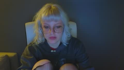 Snapshot of me1roze chatting on May 2026 10:06:02 PM Roze online show from May 2026 10:06:02 PM