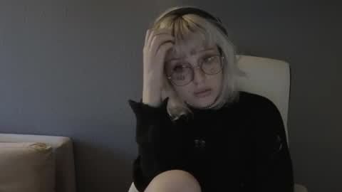 Snapshot of me1roze chatting on June 2026 02:51:01 AM Roze online show from June 2026 02:51:01 AM