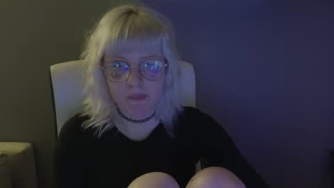 Snapshot of me1roze chatting on June 2026 12:48:02 AM Roze online show from June 2026 12:48:02 AM