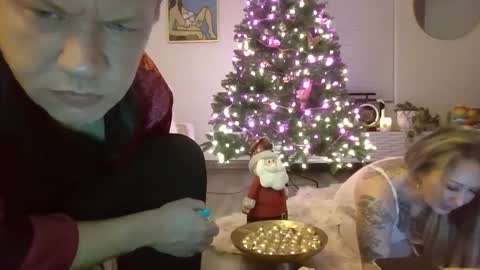 Snapshot of me2283 chatting on December 2024 04:43:02 AM me2283 online show from December 2024 04:43:02 AM