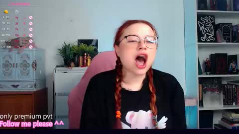 Hanna online show from November 2025 10:21:01 PM