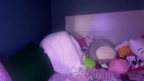 meadowmoon3 online show from April 2026 06:22:01 AM