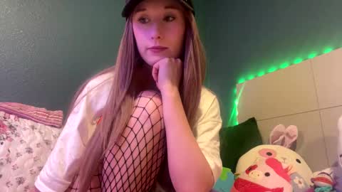 Snapshot of meadowmoon3 chatting on April 2026 09:52:02 AM meadowmoon3 online show from April 2026 09:52:02 AM