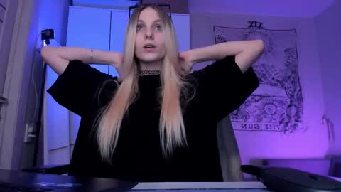 Snapshot of meandmaboy chatting on January 2026 03:22:02 AM Anna online show from January 2026 03:22:02 AM