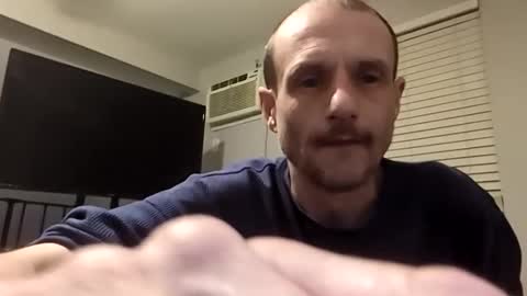 Snapshot of meanfinger chatting on February 2026 03:47:01 AM Jizzy online show from February 2026 03:47:01 AM