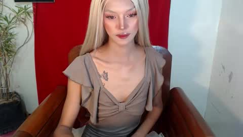 Snapshot of meaxox1 chatting on January 2026 02:28:02 AM mea online show from January 2026 02:28:02 AM