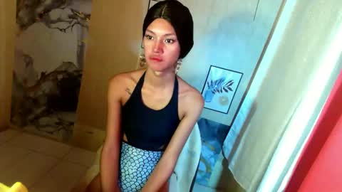 Snapshot of meaxox1 chatting on April 2026 10:01:02 PM mea online show from April 2026 10:01:02 PM