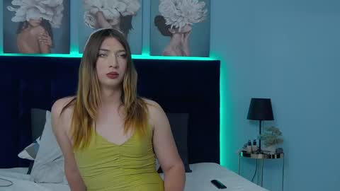 Snapshot of medeyastar chatting on November 2025 05:18:02 AM Medea online show from November 2025 05:18:02 AM