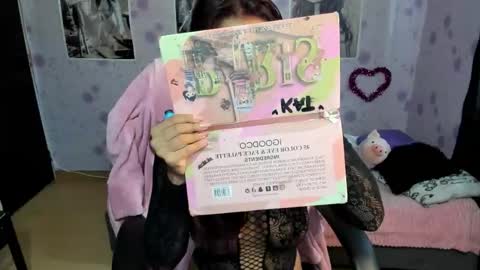 Katrina online show from November 2025 07:35:01 PM