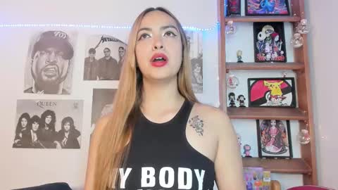 Emily online show from October 2025 09:19:02 PM