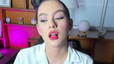 Snapshot of megaan_rouse chatting on July 2026 01:58:01 PM megaan_rouse online show from July 2026 01:58:01 PM