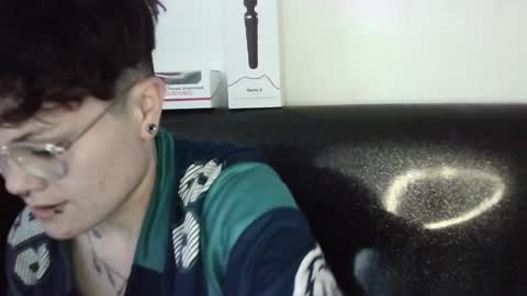 Megan and sophi online show from March 2025 06:01:02 PM