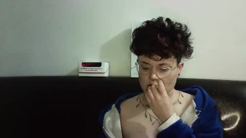 Megan and sophi online show from March 2025 06:18:02 AM