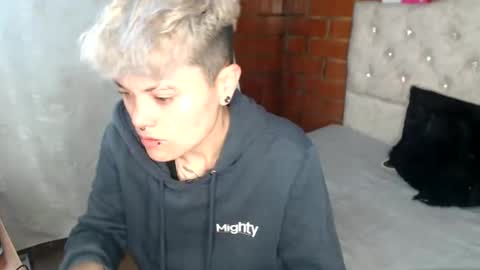 Megan and sophi online show from May 2026 09:18:02 AM