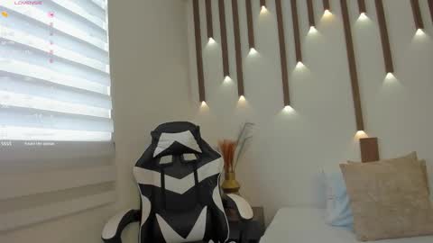 MEGAN COOPER online show from November 2025 07:13:02 PM