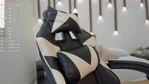 MEGAN COOPER online show from December 2025 07:08:02 PM