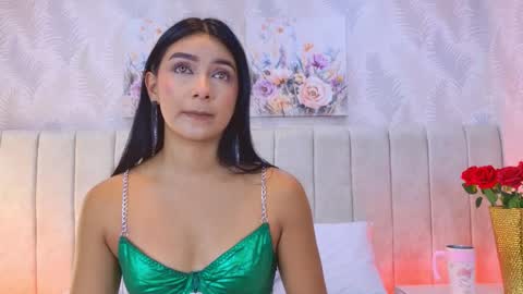 Carolina Paez online show from November 2025 02:31:02 PM