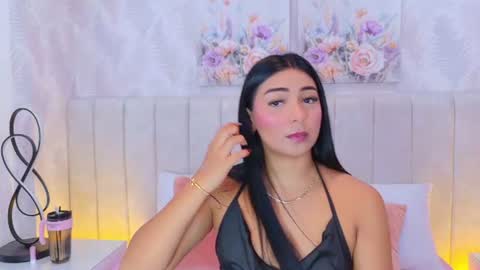 Snapshot of megan_cruzgb chatting on July 2026 12:19:01 PM Carolina Paez online show from July 2026 12:19:01 PM