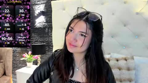     online show from January 2025 11:44:02 AM