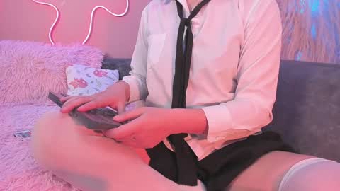 Snapshot of megan_moore__ chatting on December 2024 04:32:02 PM online show from December 2024 04:32:02 PM