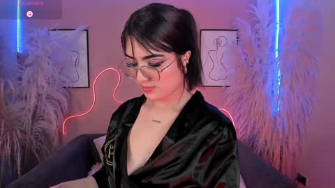 Snapshot of megan_moore__ chatting on December 2024 05:01:02 PM online show from December 2024 05:01:02 PM