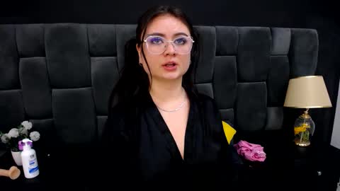 Snapshot of megan_sweet_1 chatting on December 2024 05:26:01 PM megan_sweet_1 online show from December 2024 05:26:01 PM