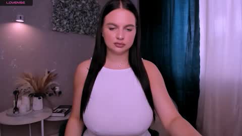 Meganberry online show from October 2025 08:56:02 AM