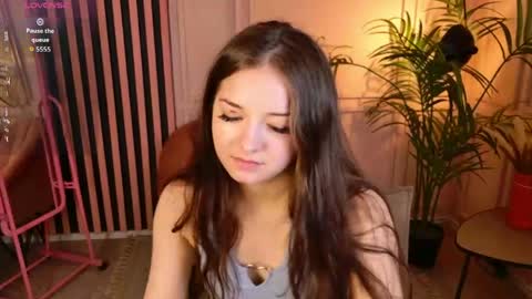 Snapshot of meganbutnotfox chatting on June 2026 12:33:02 PM Megan online show from June 2026 12:33:02 PM
