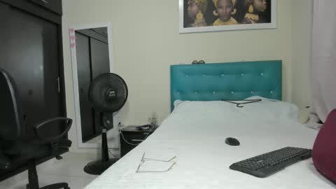 megan        online show from September 2025 02:01:02 AM