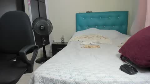 megan        online show from September 2025 07:47:01 PM