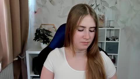 Snapshot of meganx_candy chatting on May 2026 03:19:02 PM Megan online show from May 2026 03:19:02 PM