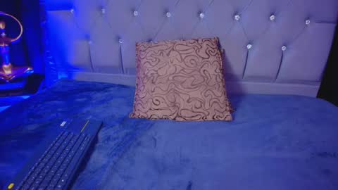 meggan online show from October 2025 05:21:02 AM