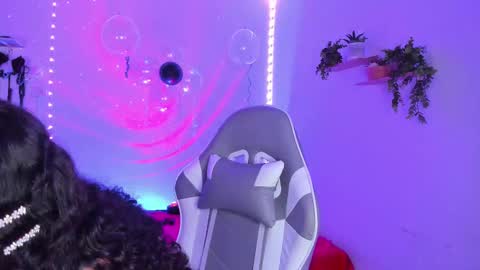   online show from October 2025 02:02:05 AM