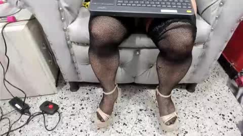 Snapshot of meggancurvy chatting on December 2025 01:34:02 AM meggancurvy online show from December 2025 01:34:02 AM