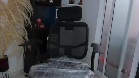 Snapshot of meghan_falcon chatting on December 2024 03:32:01 PM Meghan  online show from December 2024 03:32:01 PM