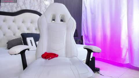 Snapshot of meghan_falcon chatting on December 2024 12:49:01 PM Meghan  online show from December 2024 12:49:01 PM