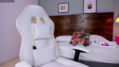 Snapshot of meghan_falcon chatting on January 2025 12:47:01 PM Meghan  online show from January 2025 12:47:01 PM