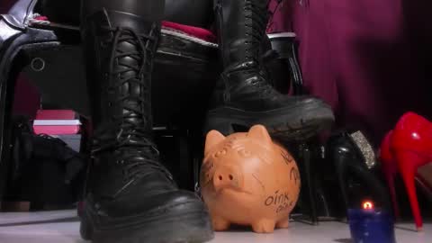 Snapshot of megoddessara chatting on February 2026 02:07:02 AM Goddess Sara online show from February 2026 02:07:02 AM