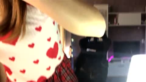 Snapshot of mekyy_no_neko chatting on January 2026 12:10:02 PM Mekyy online show from January 2026 12:10:02 PM