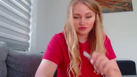 Snapshot of melani_a chatting on May 2026 11:27:01 AM Melania online show from May 2026 11:27:01 AM
