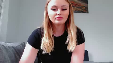 Snapshot of melani_a chatting on June 2026 11:31:01 AM Melania online show from June 2026 11:31:01 AM